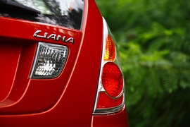 2011款铃木利亚纳a+两厢1.4L手动豪华I型试驾实拍