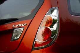 2011款铃木利亚纳a+两厢1.4L手动豪华I型试驾实拍
