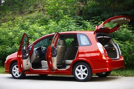 2011款铃木利亚纳a+两厢1.4L手动豪华I型试驾实拍