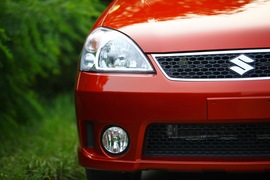 2011款铃木利亚纳a+两厢1.4L手动豪华I型试驾实拍