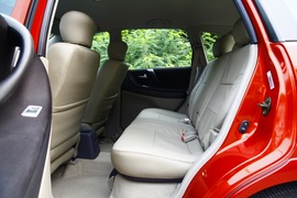 2011款铃木利亚纳a+两厢1.4L手动豪华I型试驾实拍