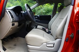 2011款铃木利亚纳a+两厢1.4L手动豪华I型试驾实拍