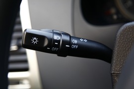 2011款铃木利亚纳a+两厢1.4L手动豪华I型试驾实拍