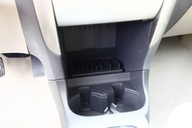 2011款铃木利亚纳a+两厢1.4L手动豪华I型试驾实拍