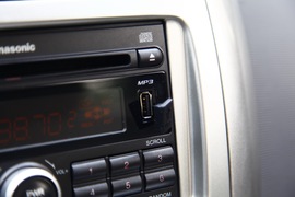 2011款铃木利亚纳a+两厢1.4L手动豪华I型试驾实拍