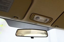 2011款铃木利亚纳a+两厢1.4L手动豪华I型试驾实拍
