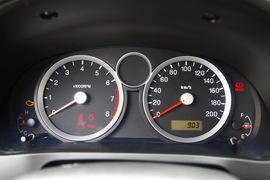 2011款铃木利亚纳a+两厢1.4L手动豪华I型试驾实拍