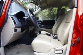 2011款铃木利亚纳a+两厢1.4L手动豪华I型试驾实拍
