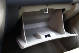 2011款铃木利亚纳a+两厢1.4L手动豪华I型试驾实拍