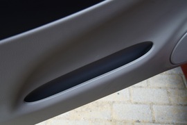 2011款铃木利亚纳a+两厢1.4L手动豪华I型试驾实拍