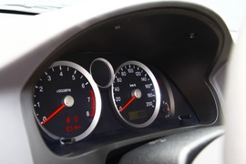 2011款铃木利亚纳a+两厢1.4L手动豪华I型试驾实拍