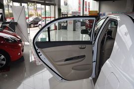 2011款比亚迪L3新锋畅版1.5L手动尊贵型到店实拍