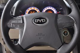 2011款比亚迪L3新锋畅版1.5L手动尊贵型到店实拍