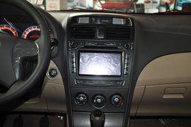 2011款比亚迪L3新锋畅版1.5L手动尊贵型到店实拍