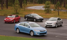 2012款丰田凯美瑞海外试驾