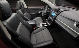 2012款丰田凯美瑞海外试驾