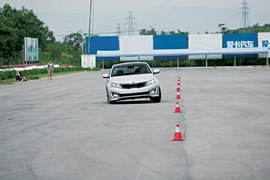 2011款东风悦达起亚K5试驾报告