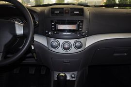 2010款长安悦翔1.5L