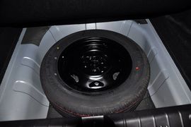 2011款长安CX30三厢