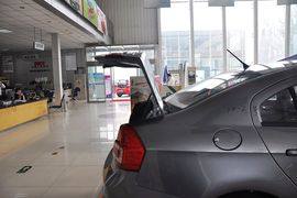 2011款长安CX30三厢