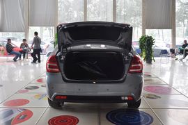 2011款长安CX30三厢