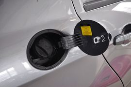 2011款长安CX30三厢