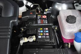 2011款长安CX30三厢