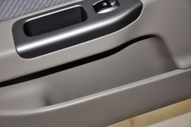 2011款长安CX30三厢