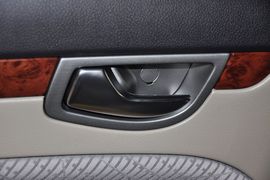 2011款长安CX30三厢