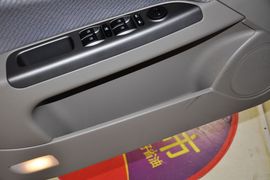 2011款长安CX30三厢