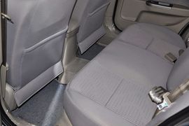 2011款长安CX30三厢