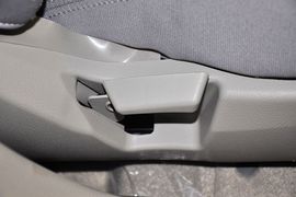 2011款长安CX30三厢