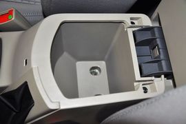 2011款长安CX30三厢