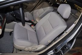 2011款长安CX30三厢