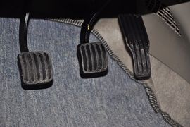 2011款长安CX30三厢