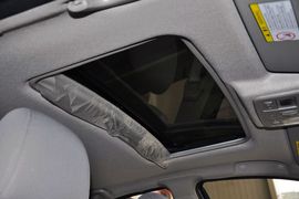 2011款长安CX30三厢