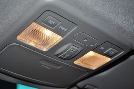 2011款长安CX30三厢