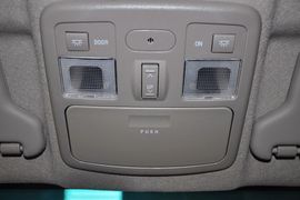 2011款长安CX30三厢