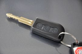 2011款长安CX30三厢