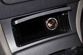 2011款长安CX30三厢