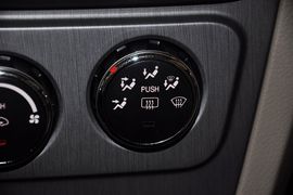 2011款长安CX30三厢