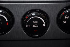 2011款长安CX30三厢