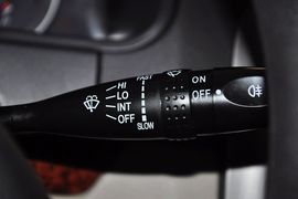 2011款长安CX30三厢