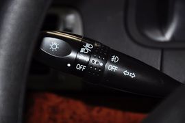 2011款长安CX30三厢