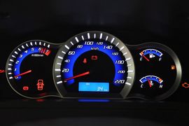 2011款长安CX30三厢