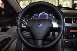 2011款长安CX30三厢