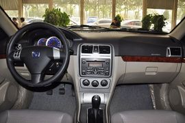 2011款长安CX30三厢