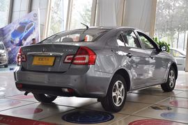 2011款长安CX30三厢