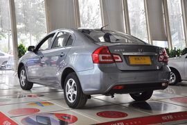 2011款长安CX30三厢