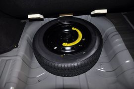 2011款长安悦翔三厢